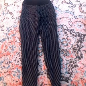 “tiktok” leggings scrunch in butt
